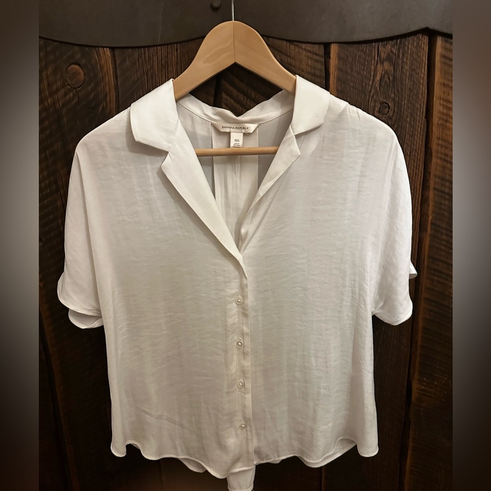 Banana Republic satin oversized button down shirt. Xxs but fits oversized
